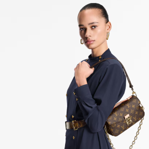 Pochette Métis East West M46279