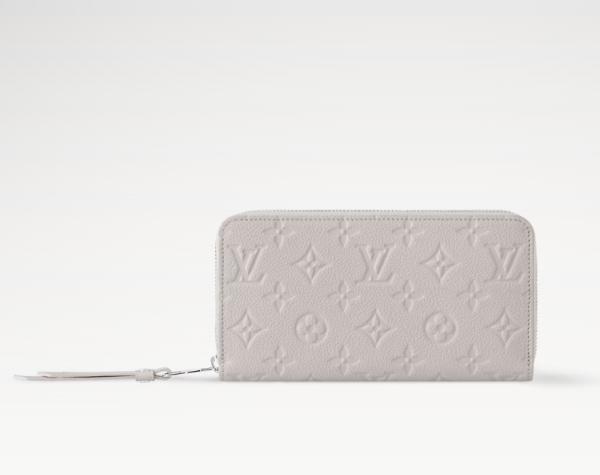 1761825804976 LOUIS VUITTON Zippy Wallet M13825 Brume