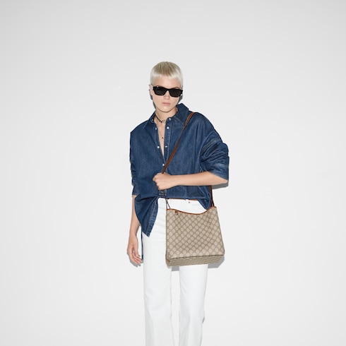 GG Emblem medium bucket bag beige