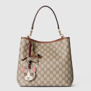 GG Emblem medium bucket bag beige