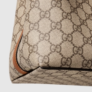 GG Emblem medium bucket bag beige