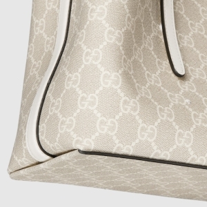 GG Emblem medium tote bag beige and white
