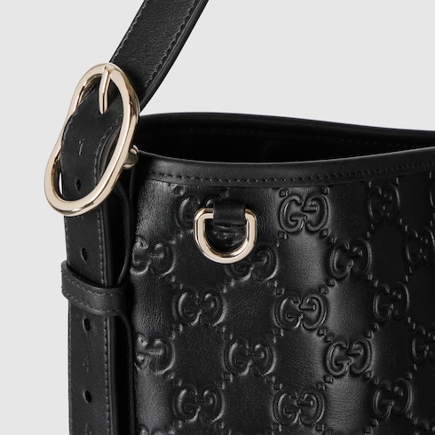 GG Emblem small shoulder bag