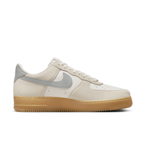 Nike Air Force 1 '07 LV8 yellow