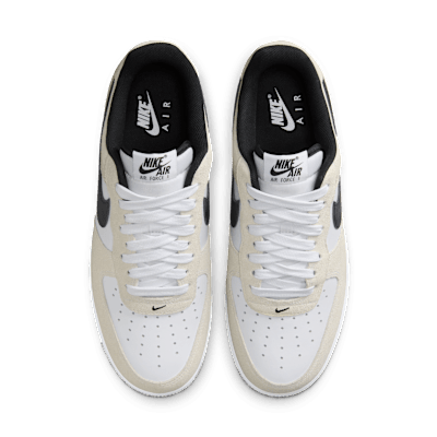Nike Air Force 1 '07 LV8 Light yellow