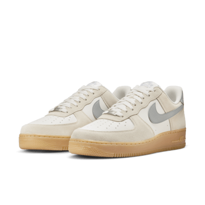 Nike Air Force 1 '07 LV8 yellow