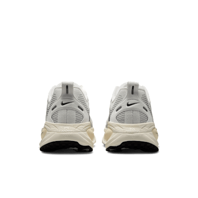 Nike Vomero 18 HM6803-101