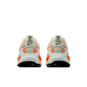 Nike Vomero 18 HM6803-300