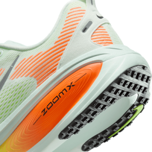 Nike Vomero 18 HM6803-300