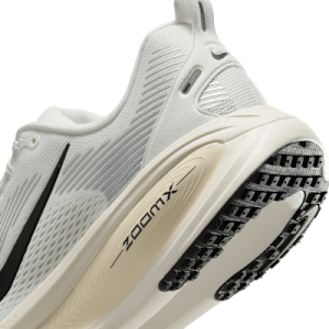 Nike Vomero 18 HM6803-101