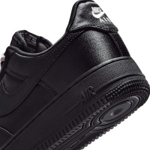 Nike Air Force 1 '07 LV8 black