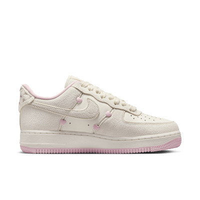 Nike Air Force 1 '07 LX Light pink