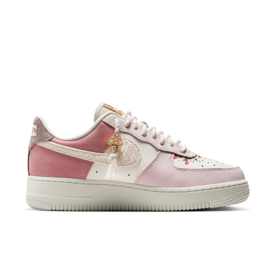 Nike Air Force 1 '07 LX pink