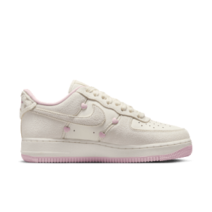 Nike Air Force 1 '07 LX Light pink