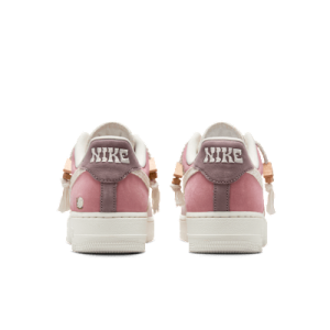 Nike Air Force 1 '07 LX pink