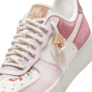 Nike Air Force 1 '07 LX pink