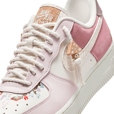 Nike Air Force 1 '07 LX pink