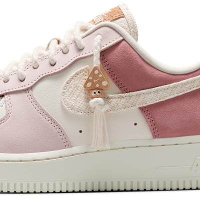 Nike Air Force 1 '07 LX pink