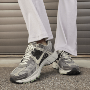 Nike Zoom Vomero 5 FB8825-001